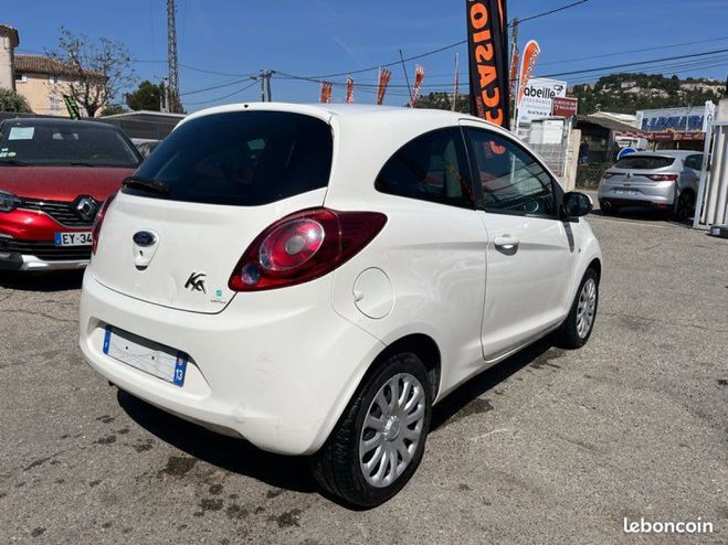 Ford KA 1.2 70 cv Blanc de 2012