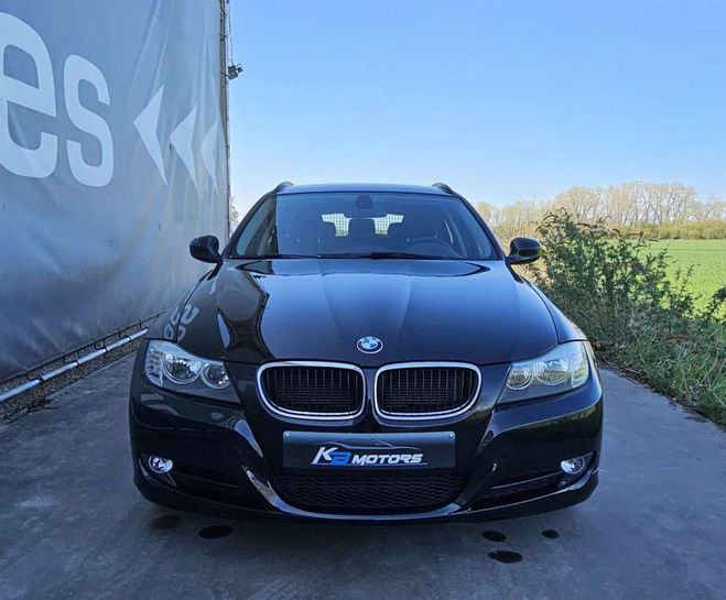 BMW Serie 3 Touring 318 d Noir Métallisé de 