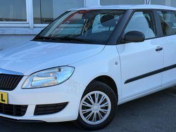  Voir détails -Skoda Fabia II - 1.6 TDI 75 CR (4 cv) 16V BVM5 Turbo à Thiers (63)
