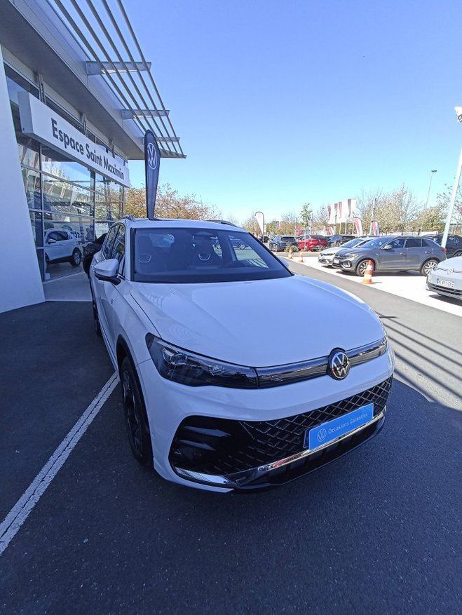 Volkswagen Tiguan 1.5 eHybrid 204ch DSG6 R-Line Blanc de 2024