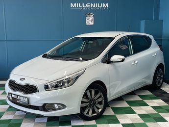  Voir détails -Kia Ceed d 1.6 CRDI 128CH ACTIVE à Royan (17)