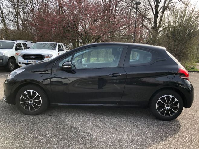 Peugeot 208 i 1.2 VTi 82 NOIR de 2016