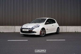  Voir détails -Renault Clio RS Cup MK2- Collectors item- Like new- O à Kuurne (85)