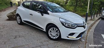  Voir détails -Renault Clio 4 à Romainville (93)