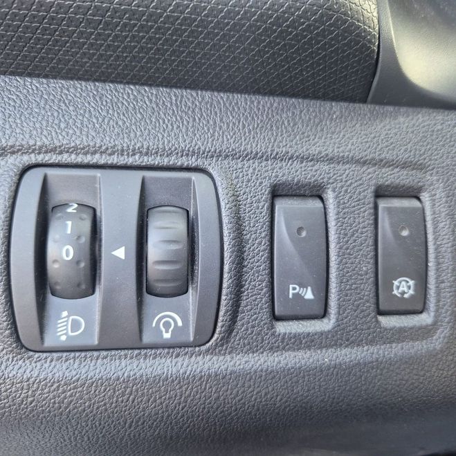 Renault Clio 4 IV (2) 1.5 DCI 90 ENERGY EDITION ONE A Blanc de 2018