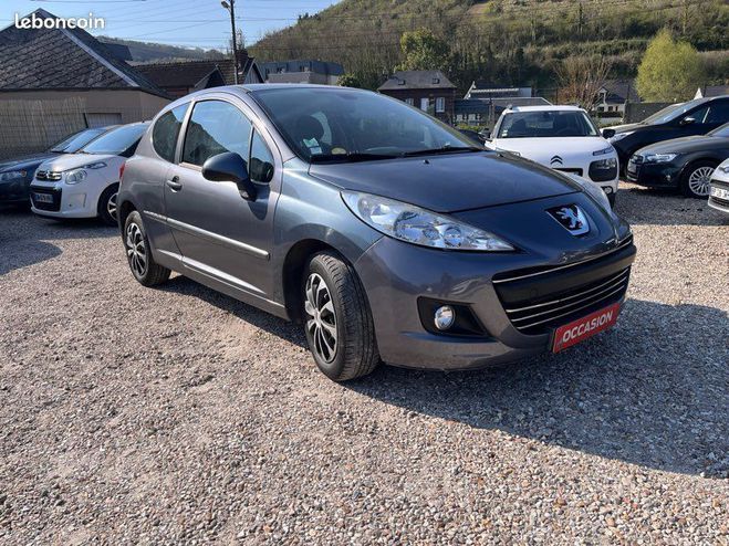 Peugeot 207 1.6 HDi 90 ch Gris de 2010
