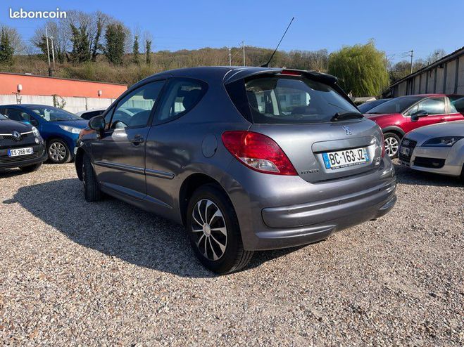 Peugeot 207 1.6 HDi 90 ch Gris de 2010