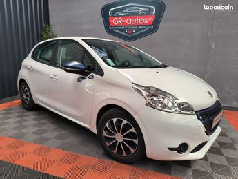  Voir détails -Peugeot 208 1.0l VTI 68ch like 1er MAIN 179000 km ga à Courrires (62)