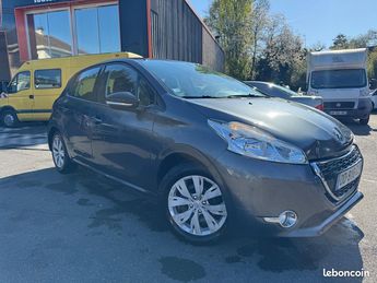  Voir détails -Peugeot 208 1.6 E-HDI FAP STYLE 5P à Morsang-sur-Orge (91)