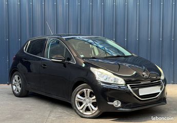  Voir détails -Peugeot 208 1.2 VTi 82ch Allure Distribution OK -Toi à Halluin (59)