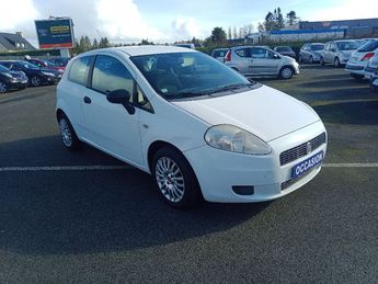  Voir détails -Fiat GRANDE Punto 1.2 8V 65 Team  à Clguer (56)
