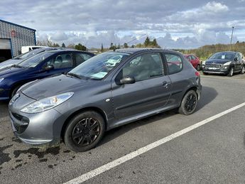  Voir détails -Peugeot 206+ 1.1e 60ch Urban  à Clguer (56)