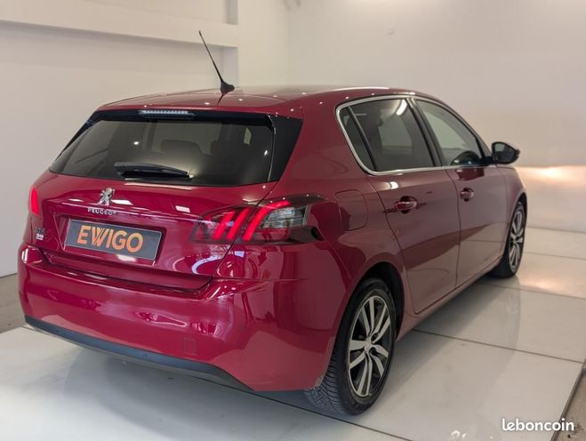 Peugeot 308 1.2 PURETECH 110ch ALLURE START-STOP Rouge de 2019