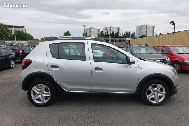 Dacia Sandero 0.9 TCE 90CH STEPWAY AMBIANCE Gris de 2015