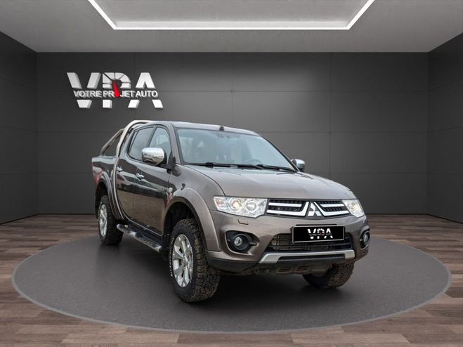 Mitsubishi L 200 2.5 DI-D 178 ch ? 4x4, Bote Auto, Attel Gris de 2015