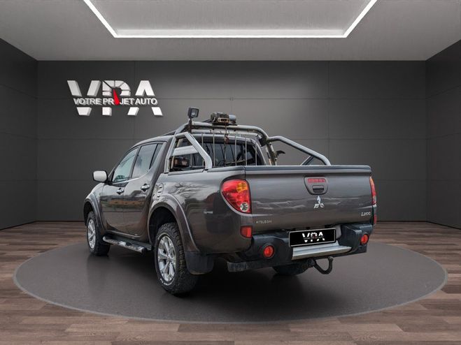 Mitsubishi L 200 2.5 DI-D 178 ch ? 4x4, Bote Auto, Attel Gris de 2015