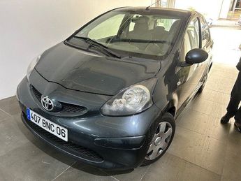  Voir détails -Toyota Aygo 1.0 VVT-I 68CH SPORT MMT 5P à Cannes (06)