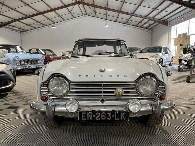 Triumph TR4 IRS CABRIOLET 114ch -CG 3 PLACES COLLECT Blanc Mtallis de 1966