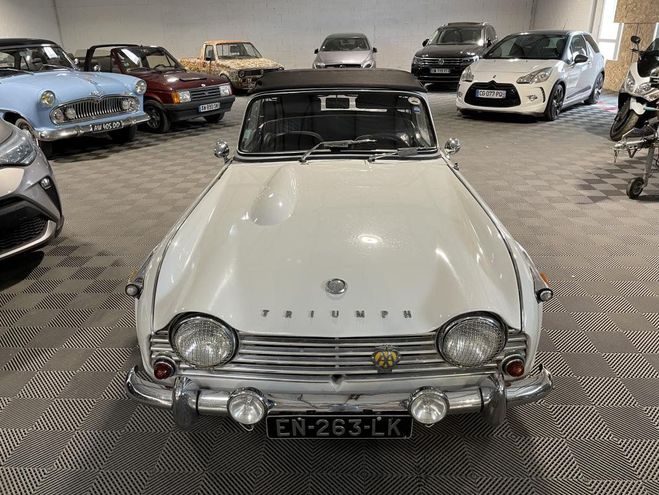 Triumph TR4 IRS CABRIOLET 114ch -CG 3 PLACES COLLECT Blanc Mtallis de 1966