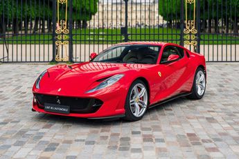  Voir détails -Ferrari 812 Superfast *carbon options* à Paris (75)