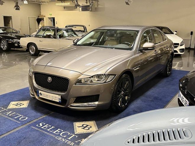 Jaguar XF II 2.0 d 180ch Prestige BVA MOTEUR NEUF GRIS de 2016