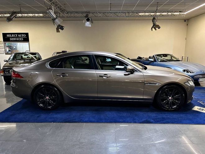 Jaguar XF II 2.0 d 180ch Prestige BVA MOTEUR NEUF GRIS de 2016