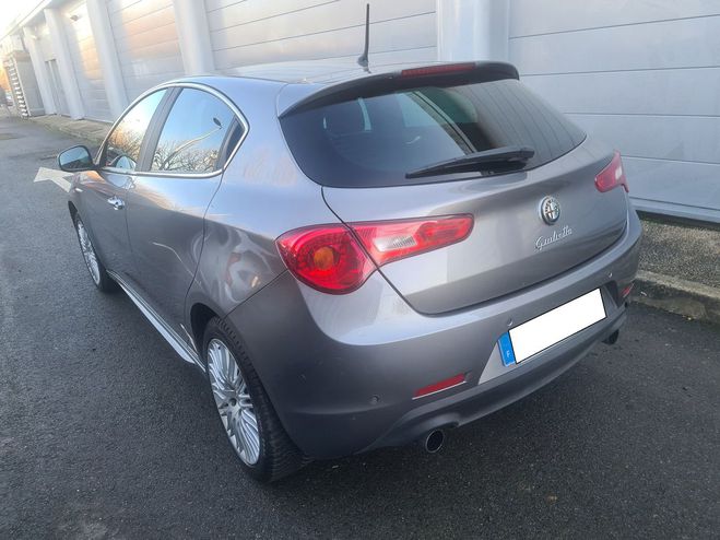 Alfa romeo Giulietta 2.0 jtdm DISTINCTIVE PACK SPORT 140 CV Marron clair de 2012