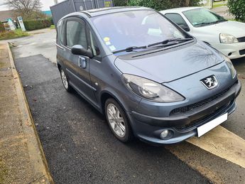  Voir détails -Peugeot 1007 1.4 16v 90 ROXY  à Coignires (78)