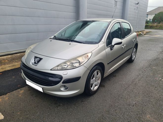 Peugeot 207 1.4  75 CHEVAUX 3500E Gris de 2007