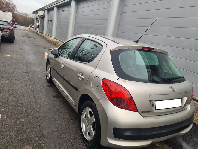 Peugeot 207 1.4  75 CHEVAUX 3500E Gris de 2007