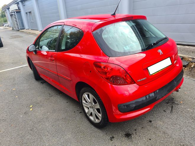 Peugeot 207 1.6 hdi  110 FAIBLE KM Rouge de 2006