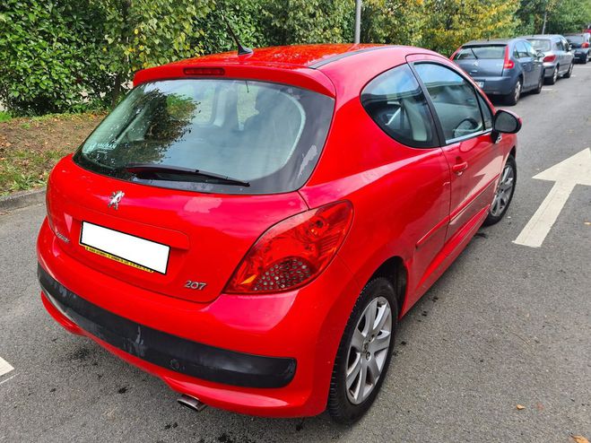 Peugeot 207 1.6 hdi  110 FAIBLE KM Rouge de 2006