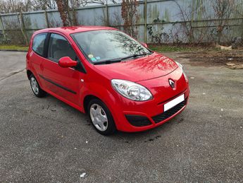  Voir détails -Renault Twingo 1.5 dci 65TREND 77000km à Coignires (78)