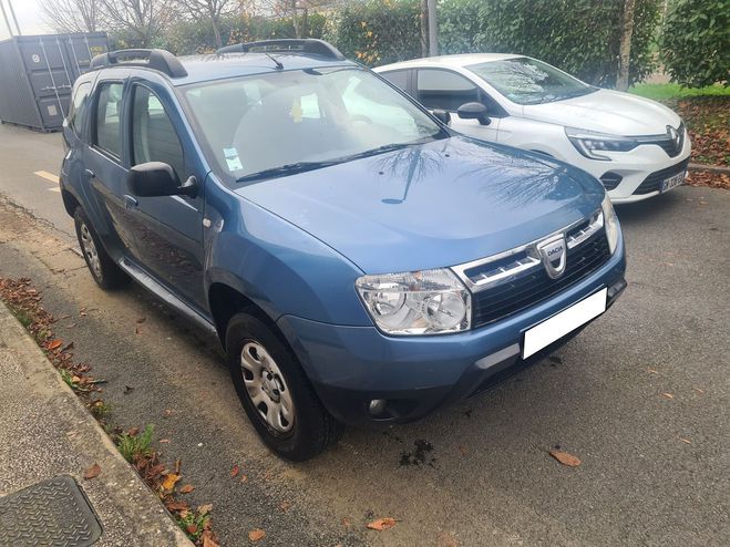 Dacia Duster 1.5 dci 90 CV CRIT 2 6500E CARNET ET SUI Bleu de 2011