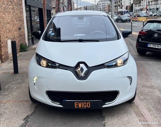 Renault Zoe R90 ZE 90 CH Grand Ecran LOCATION CHARGE Blanc de 2016