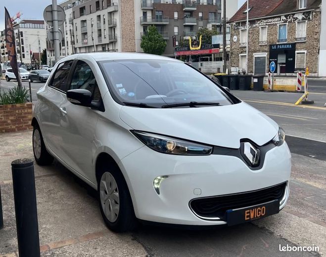 Renault Zoe R90 ZE 90 CH Grand Ecran LOCATION CHARGE Blanc de 2016