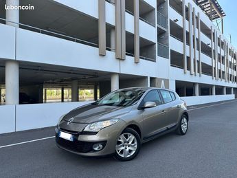  Voir détails -Porsche Macan Turbo Pack Performance 3.6 V6 440ch PDK à Mauguio (34)