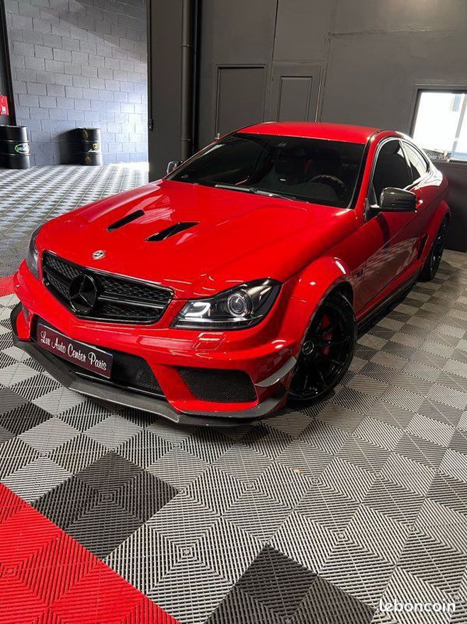 Mercedes Classe C C63 AMG BLACK SERIES W204 Rouge de 2012