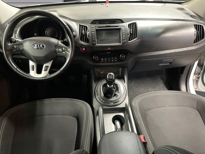 Kia Sportage 2.0 CRDi 136 4WD Active // attelage remo Blanc de 2013