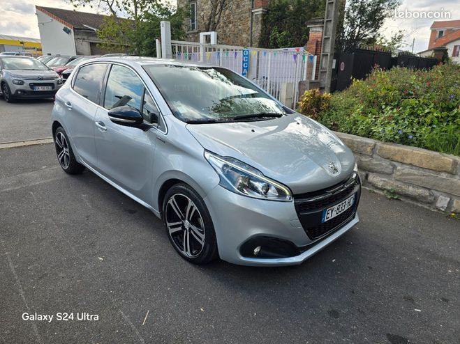 Peugeot 208 1.2l Ess 110 Gt Line 06-2018 Boite Auto  Gris de 2018