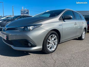  Voir détails -Toyota Auris Touring Sports hsd 136h dynamic business à Charmeil (03)