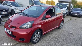  Voir détails -Toyota Aygo (2) 1.0 VVTI 68 CONFORT MULTIMODE 5P à Linas (91)