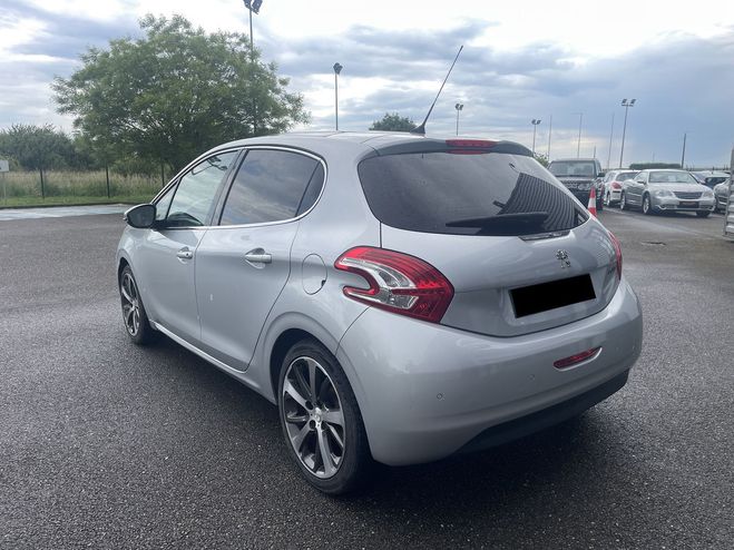 Peugeot 208 1.6 VTI FELINE 6CV 5P GRIS CLAIR  de 2014