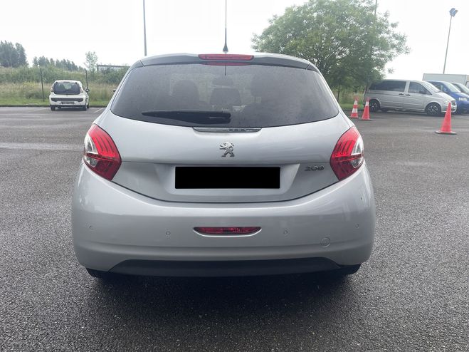 Peugeot 208 1.6 VTI FELINE 6CV 5P GRIS CLAIR  de 2014