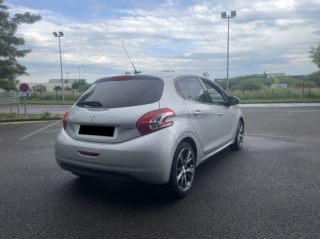 Peugeot 208 1.6 VTI FELINE 6CV 5P GRIS CLAIR  de 2014