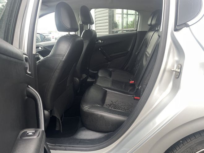 Peugeot 208 1.6 VTI FELINE 6CV 5P GRIS CLAIR  de 2014