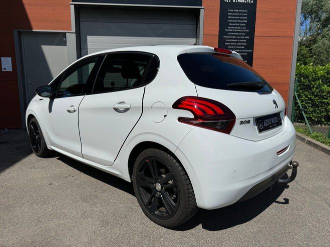 Peugeot 208 1.2l Puretech 110 ch Gt Line EAT6 12/201 Blanc de 2015