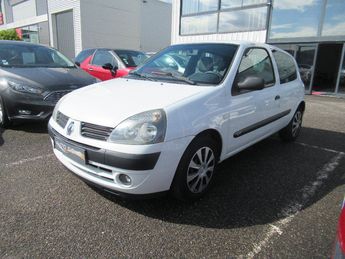  Voir détails -Renault Clio 1.5 dCi 65 Confort Pack Clim Authentique à Aubire (63)