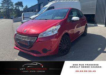  Voir détails -Peugeot 208 1.4 HDi FAP Style 5p à Caudan (56)