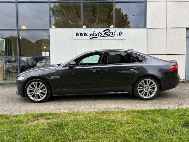 Jaguar XF 2.0 D - 180 ch BVA R-Sport Carpathian Grey de 2018